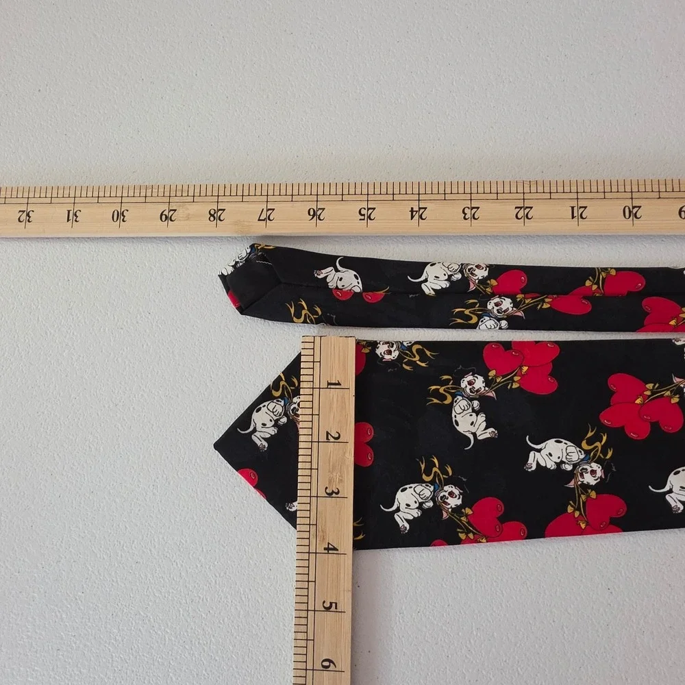 Disney Necktie Mens Black 101 Dalmatians Hearts Valentine's Day Novelty